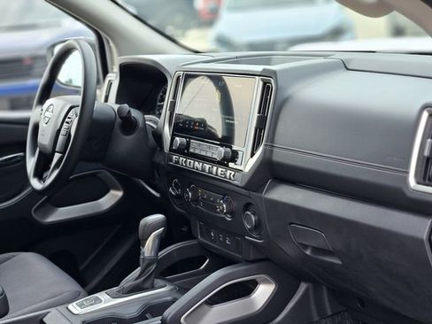 New 2026 Nissan Frontier SV w/ Tow Package AWD/4WD image 12
