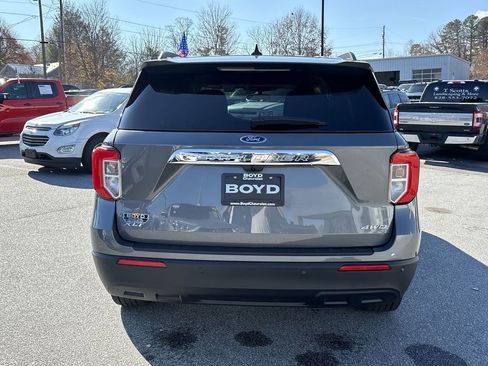 Used 2024 Ford Explorer XLT image 9