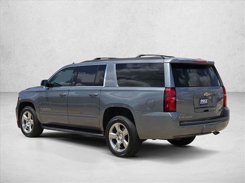 Used 2020 Chevrolet Suburban LT RWD image 8
