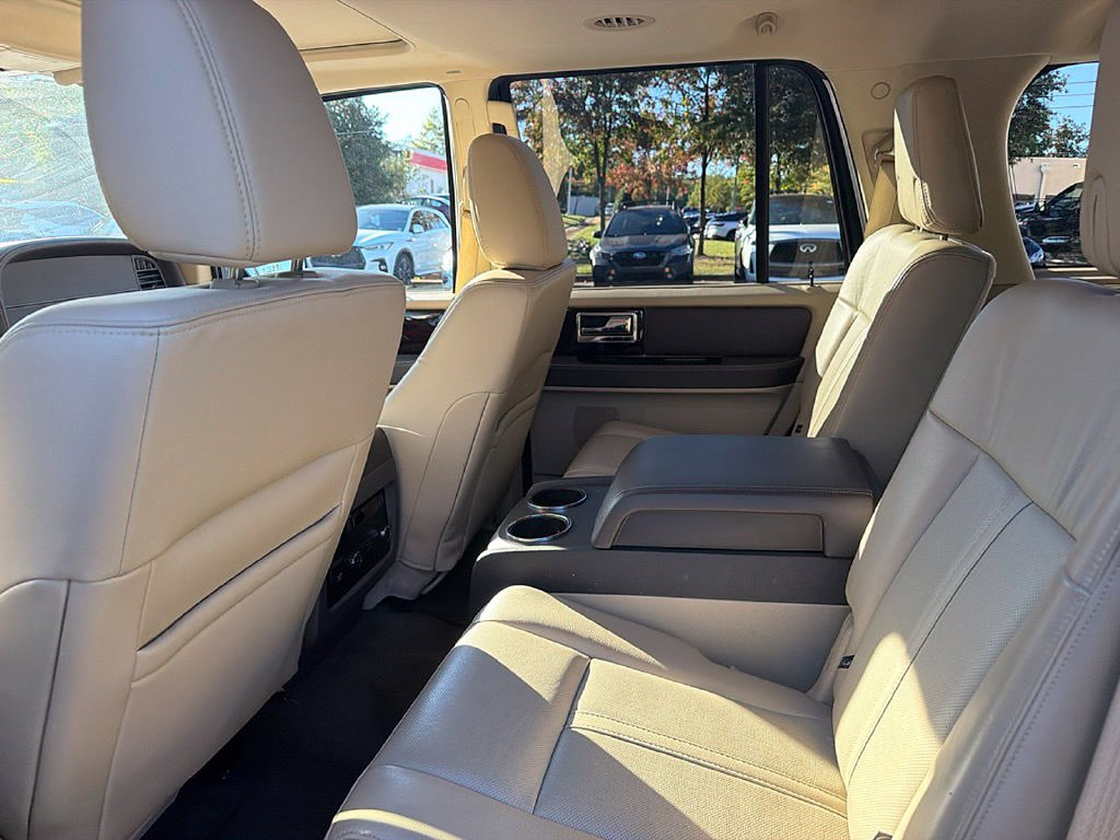 Used 2017 Lincoln Navigator Reserve AWD/4WD image 8
