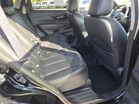 Used 2020 Nissan Rogue SL w/ Premium Package image 11