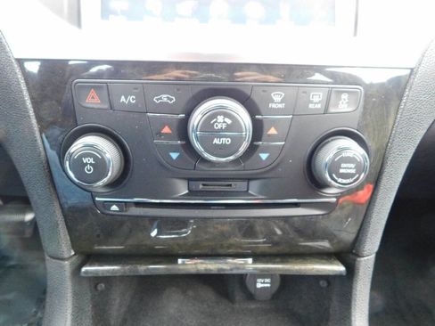Used 2013 Chrysler 300 C w/ Light Group image 14