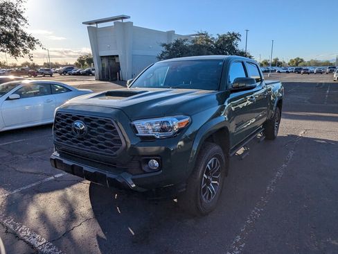 Used 2021 Toyota Tacoma TRD Sport w/ Technology Package image 2