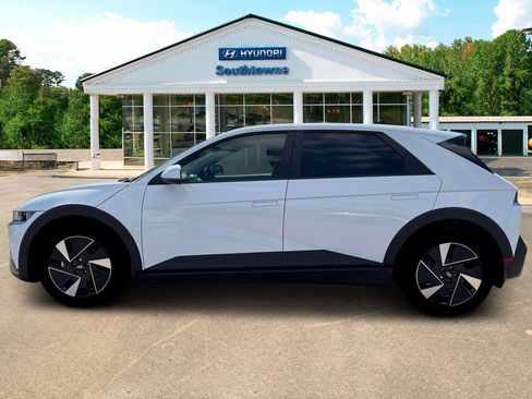 New 2026 Hyundai Ioniq 5 SEL RWD image 3