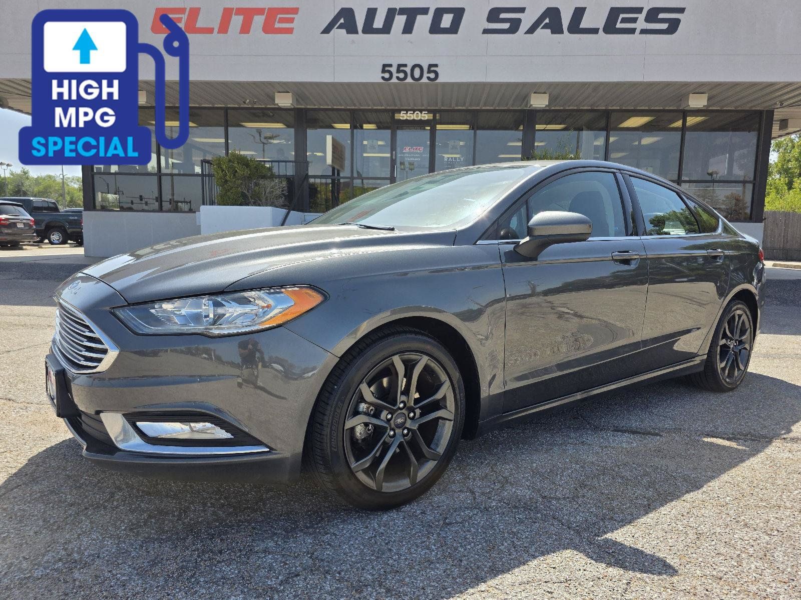 Used 2018 Ford Fusion SE w/ Equipment Group 201A FWD image 1