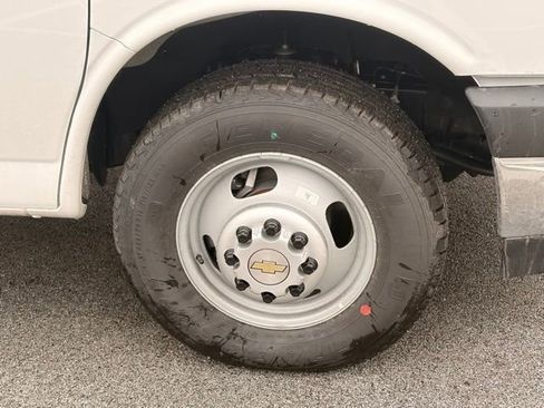 New 2026 Chevrolet Express 4500 w/ Power Convenience Package image 11