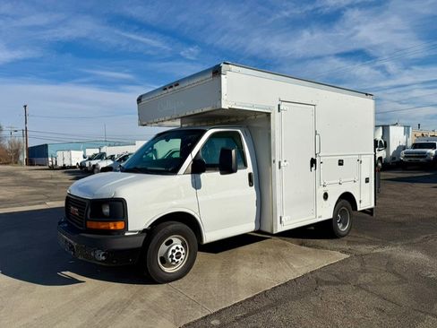 Used 2016 GMC Savana 3500 image 1