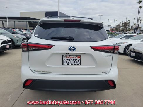 Used 2022 Toyota Highlander Bronze Edition AWD/4WD image 5