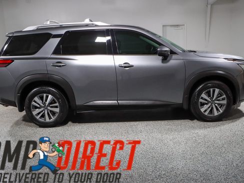 Used 2023 Nissan Pathfinder SL FWD image 6