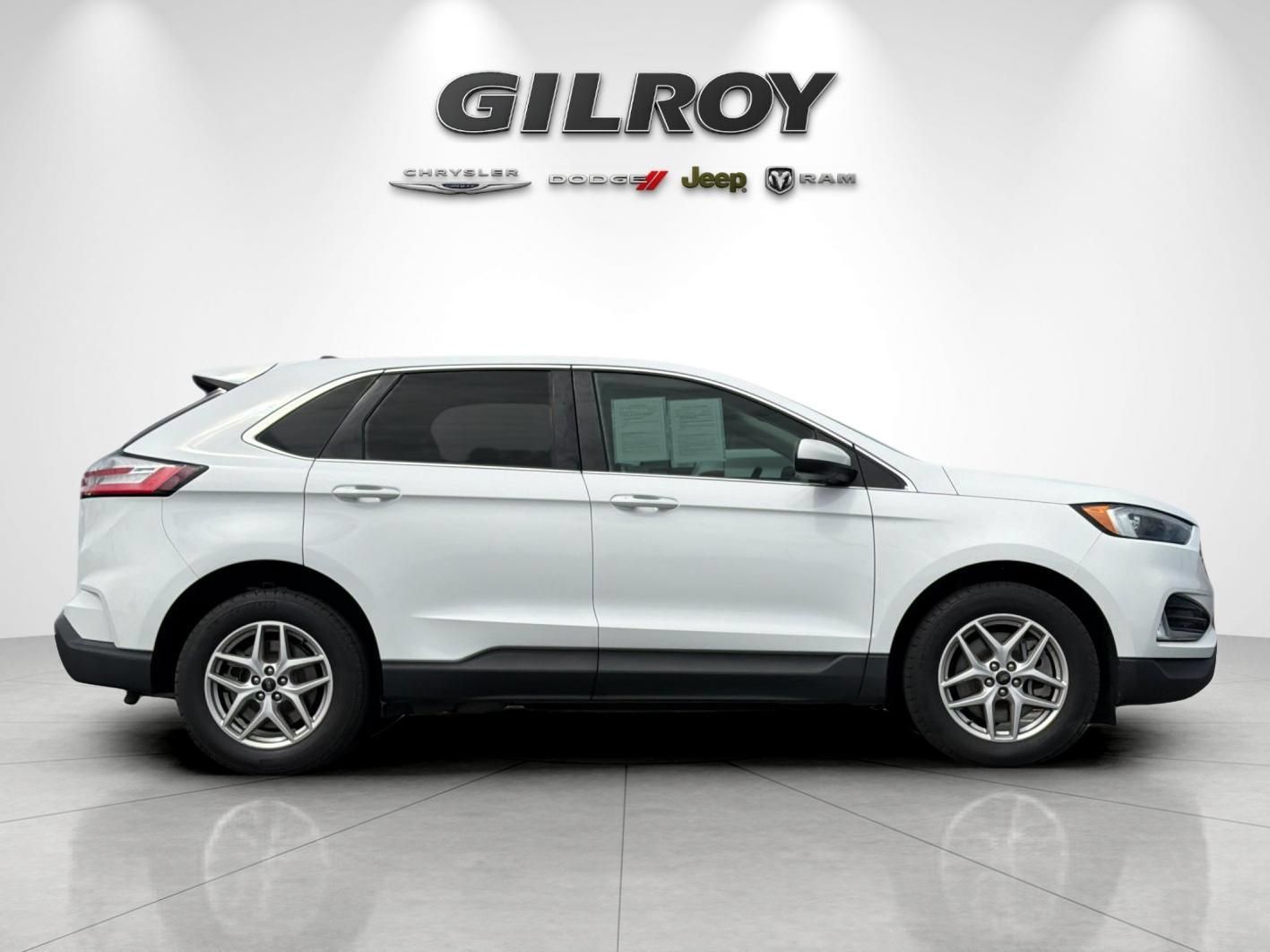 Used 2023 Ford Edge SEL w/ Convenience Package AWD/4WD image 3