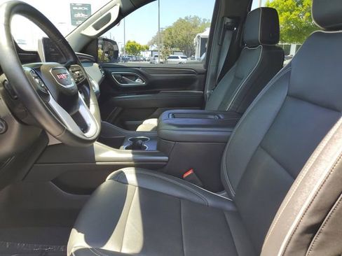 Used 2023 GMC Yukon SLT w/ SLT Luxury Package AWD/4WD image 18