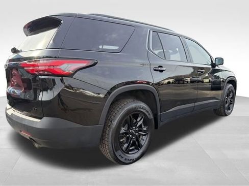Used 2023 Chevrolet Traverse LT w/ Midnight/Sport Edition image 7