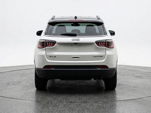 Used 2025 Jeep Compass Limited image 7