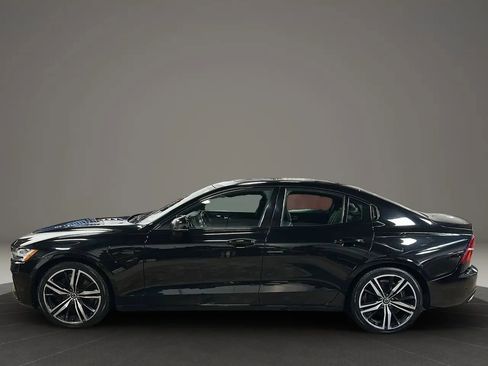 Used 2019 Volvo S60 T8 R-Design image 2