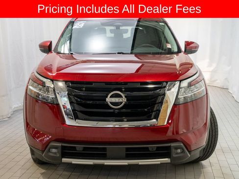 Used 2024 Nissan Pathfinder SL w/ SL Premium Package FWD image 2