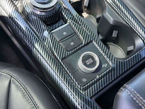 Used 2022 Ford Explorer XLT w/ Equipment Group 202A AWD/4WD image 34