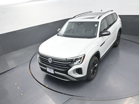 New 2026 Volkswagen Atlas Peak Edition AWD/4WD image 16
