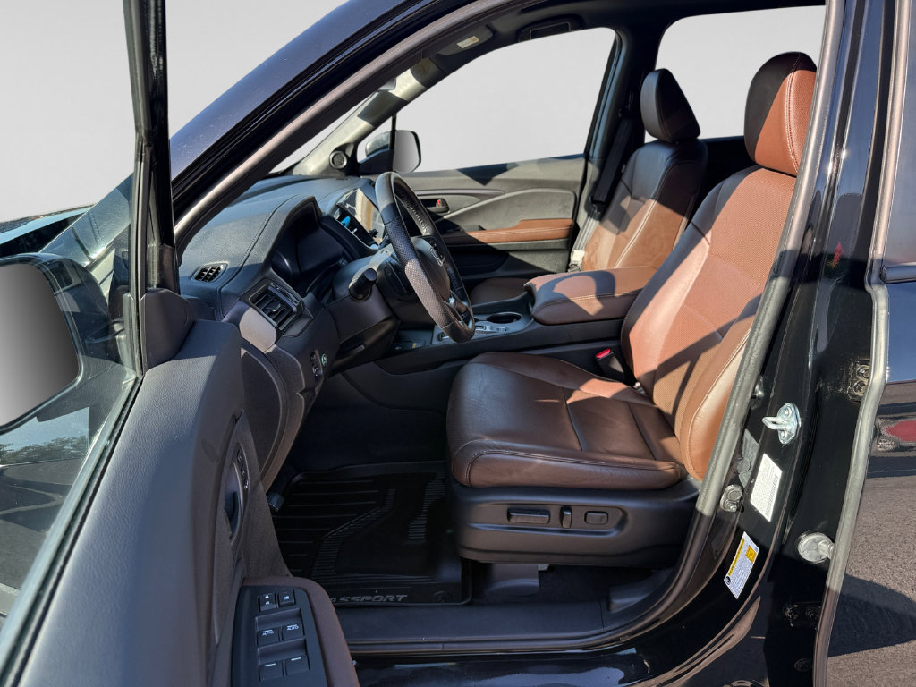 Used 2025 Honda Passport EX-L image 17