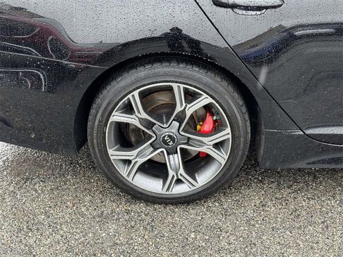 Used 2018 Kia Stinger GT2 image 9