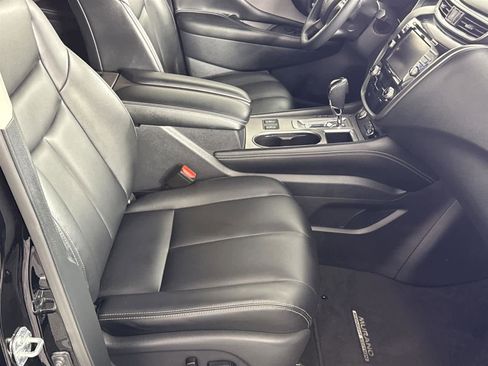 Used 2024 Nissan Murano SV w/ SV Midnight Edition Package image 16