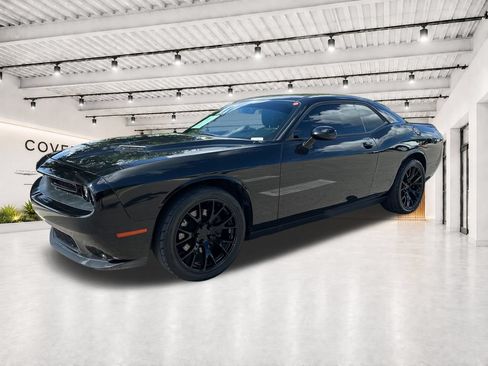 Used 2015 Dodge Challenger R/T Plus RWD image 4