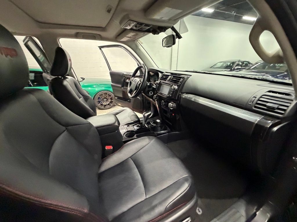 Used 2018 Toyota 4Runner TRD Off-Road Premium AWD/4WD image 40