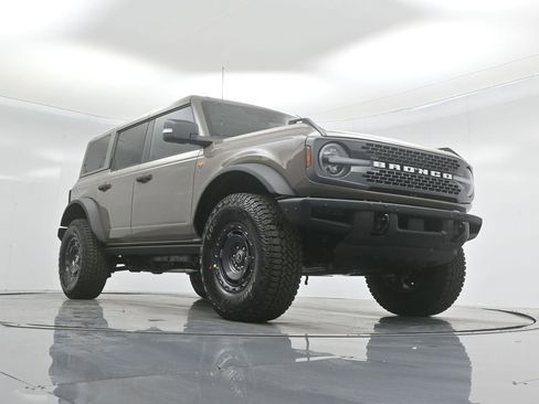 New 2025 Ford Bronco Badlands image 46