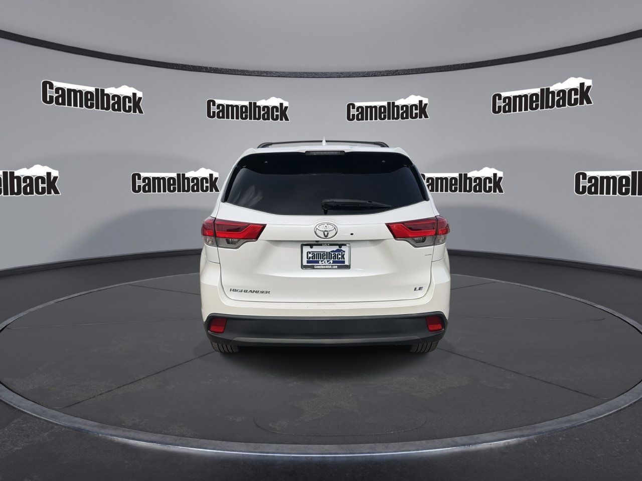 Used 2019 Toyota Highlander Plus FWD image 6