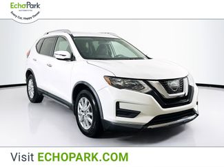 Used 2017 Nissan Rogue SV image 1