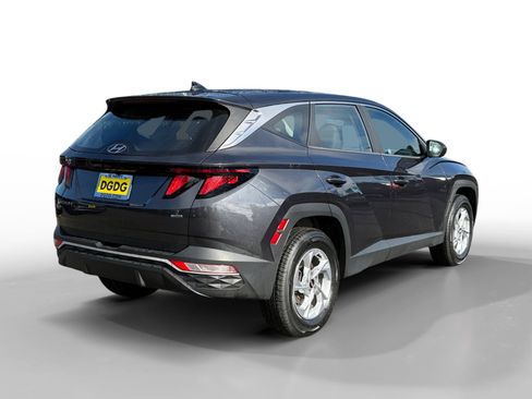 Certified 2022 Hyundai Tucson SE image 5