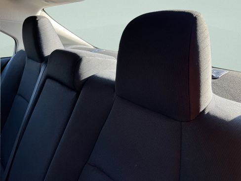 Used 2025 Toyota Corolla LE image 22