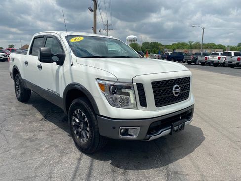 Used 2018 Nissan Titan PRO-4X w/ Pro-4x Utility Package AWD/4WD image 3