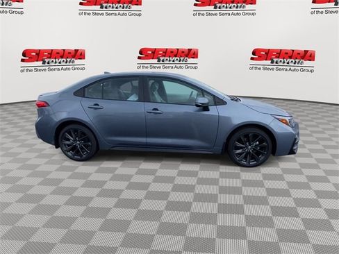 Used 2025 Toyota Corolla SE image 10