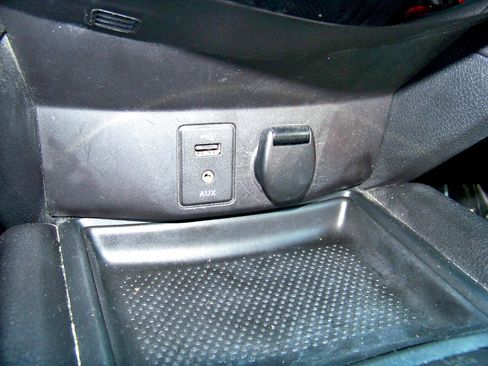 Used 2014 Nissan Rogue SV w/ SV Premium Package image 14