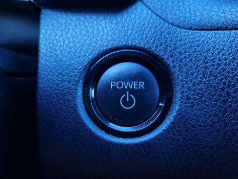 Certified 2025 Toyota Camry SE FWD image 29
