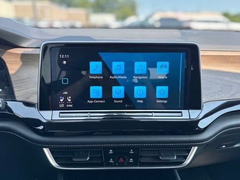 Used 2024 Volkswagen Atlas SE w/ Black Wheel Package AWD/4WD image 19