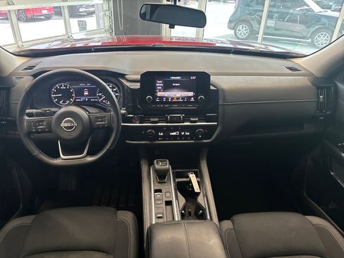 Used 2022 Nissan Pathfinder SV image 15