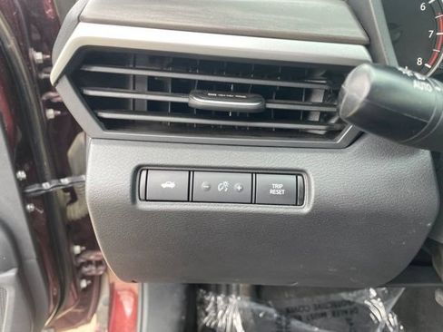 Used 2025 Nissan Altima 2.5 SV FWD image 7