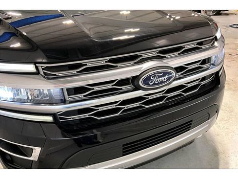 Used 2023 Ford Expedition Max Platinum image 32