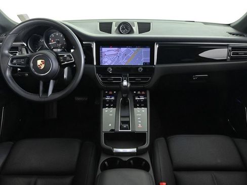 Certified 2024 Porsche Macan AWD/4WD image 11