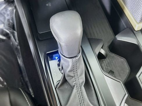 Used 2025 Toyota Camry SE FWD image 33