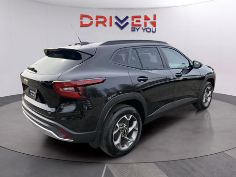 New 2026 Chevrolet Trax LT w/ Driver Confidence Package image 5