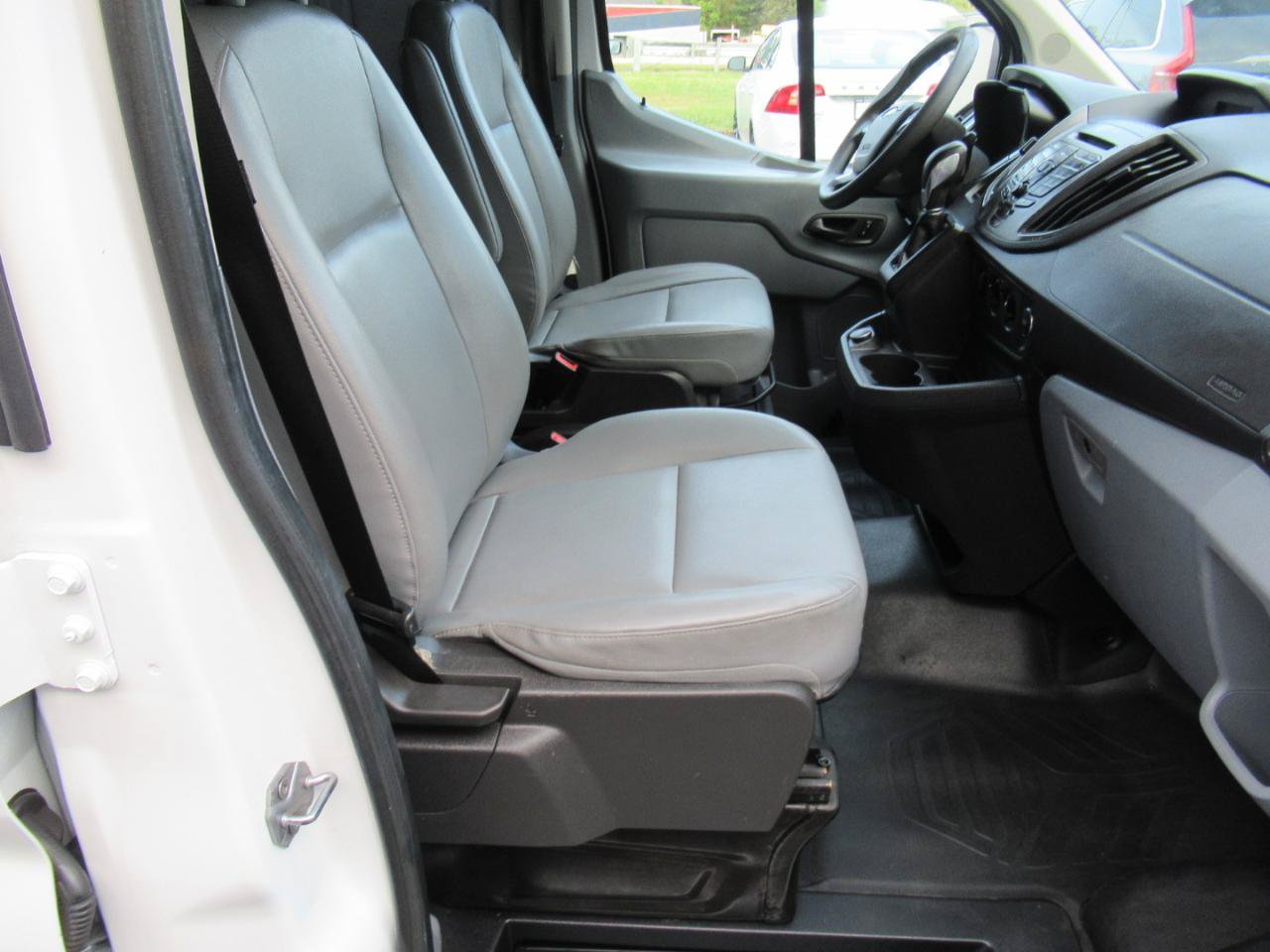 Used 2018 Ford Transit 150 130 Low Roof RWD image 8