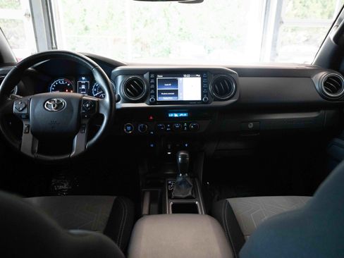Used 2022 Toyota Tacoma TRD Sport AWD/4WD image 20
