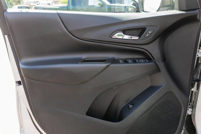 Used 2020 Chevrolet Equinox LT AWD/4WD image 16