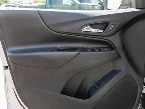 Used 2020 Chevrolet Equinox LT AWD/4WD image 16