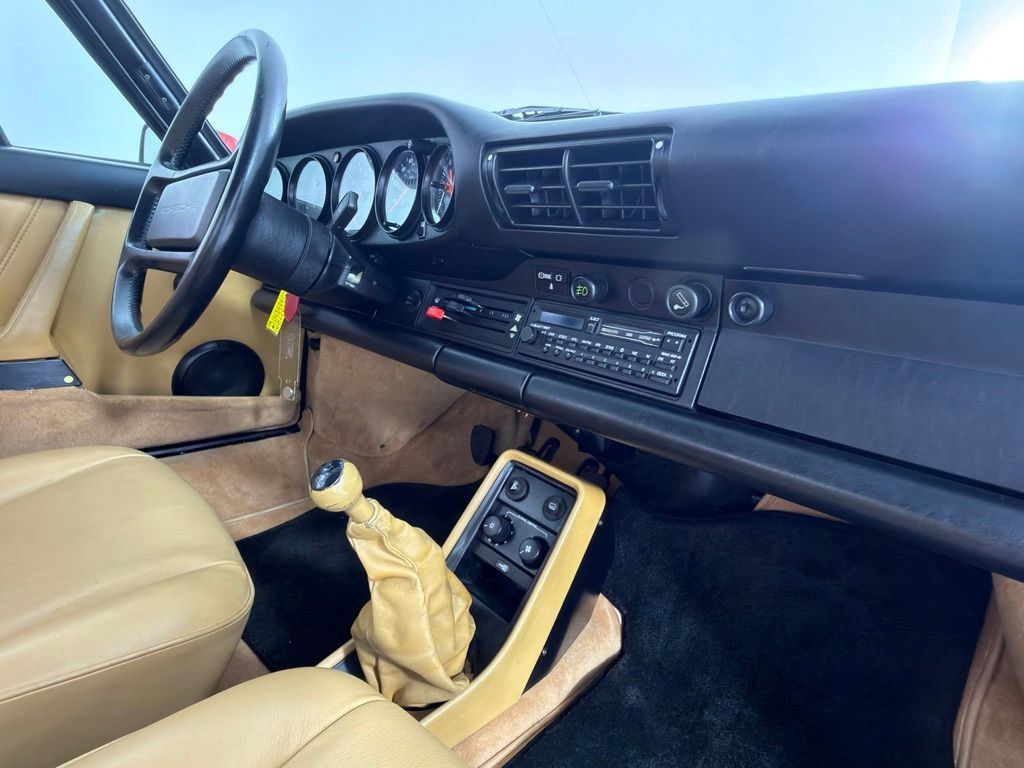 Used 1987 Porsche 911 Carrera RWD image 27