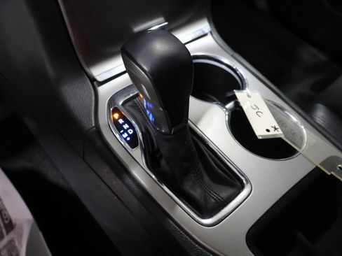 Used 2018 Jeep Grand Cherokee Altitude AWD/4WD image 37