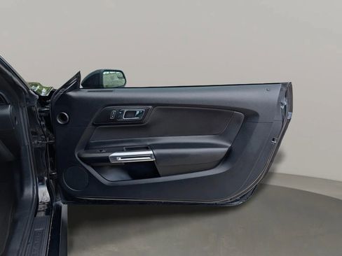 Used 2016 Ford Mustang Coupe RWD image 17