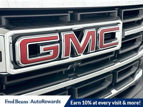 New 2026 GMC Acadia Elevation image 19